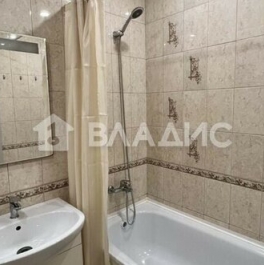 Продажа 1-комн квартиры на вторичном рынке Заречная улица,  д. 37