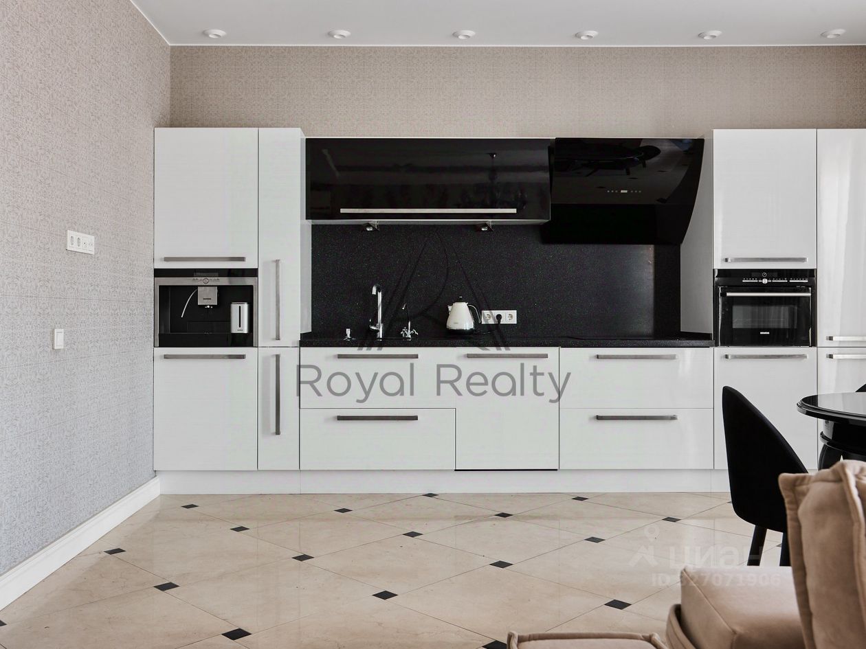 Аренда 4-комн квартиры на вторичном рынке Корпусная улица, 9