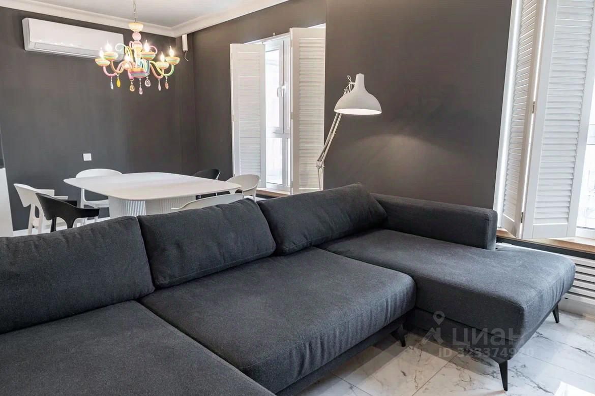 Аренда 4-комн квартиры на вторичном рынке Московский проспект, 71к2