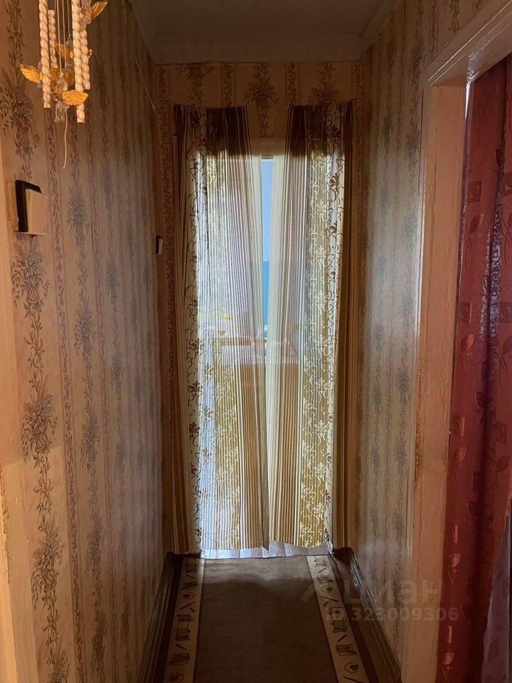 Продажа 2-комн квартиры на вторичном рынке Сланцы, улица Чкалова, 3