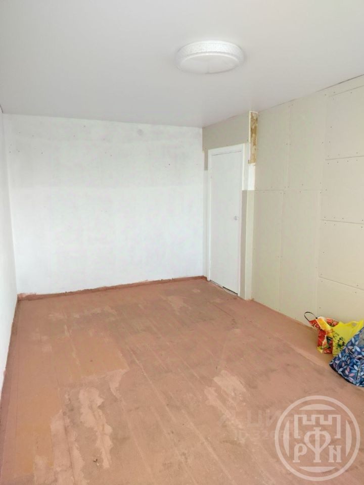 Продажа 2-комн квартиры на вторичном рынке Сланцы, улица Кирова, 42