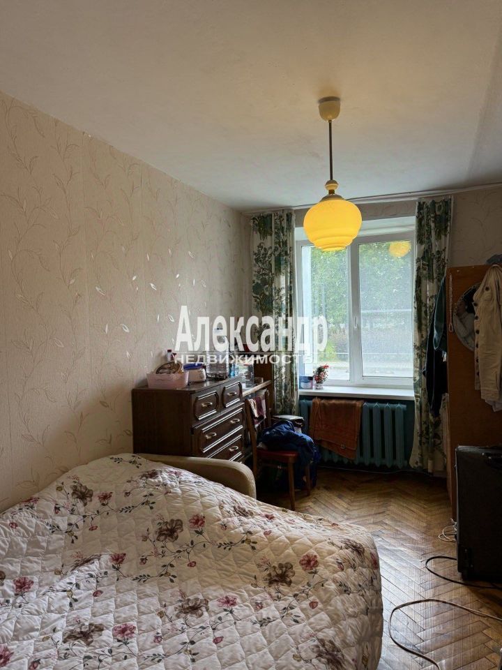 Продажа 3-комн квартиры на вторичном рынке д. Малое Карлино, 10