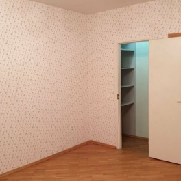 Продажа 3-комн квартиры на вторичном рынке Школьная улица,  д. 39/33 литА