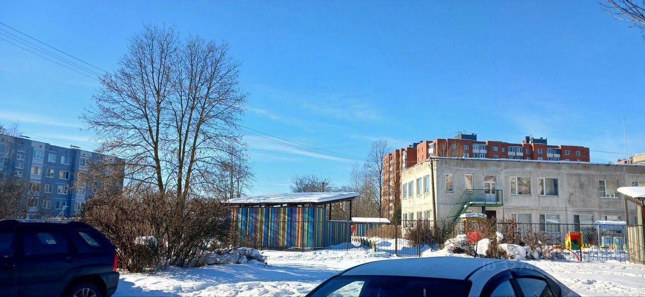 Продажа 2-комн квартиры на вторичном рынке Коммунар г., улица Бумажников, 3