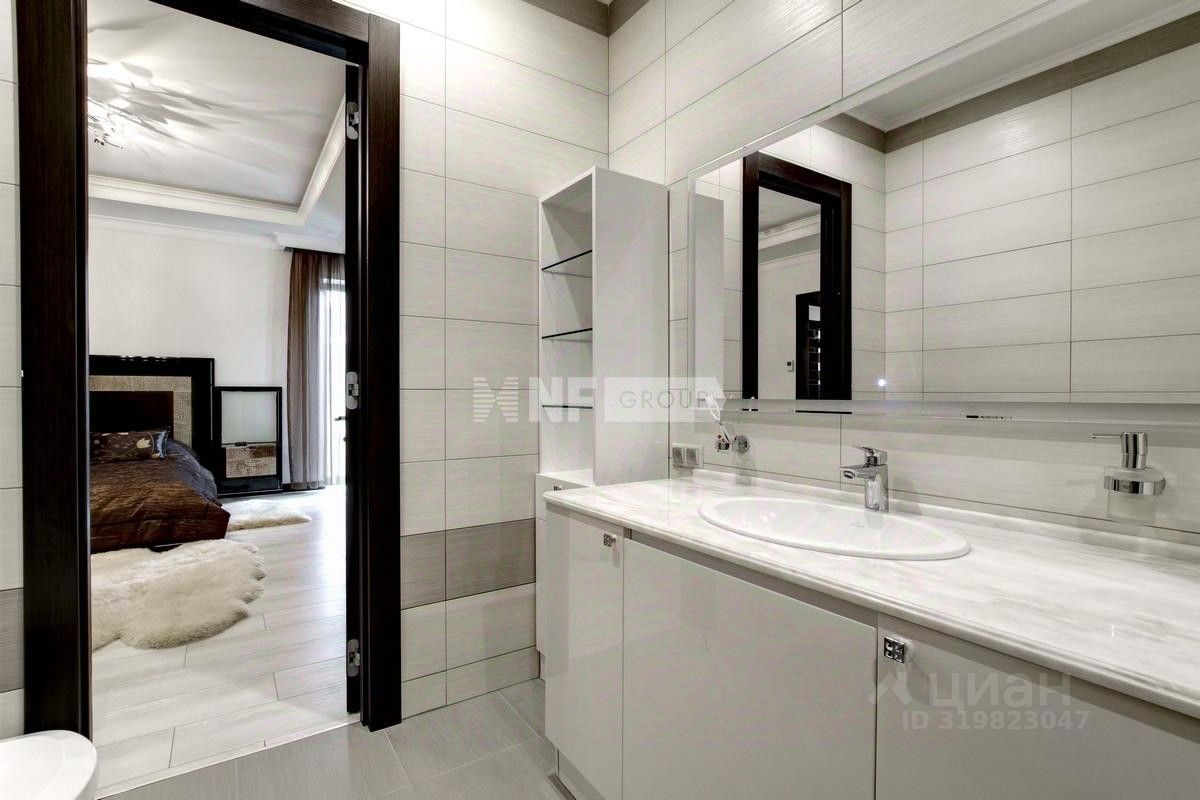 Аренда 3-комн квартиры на вторичном рынке Большой Козихинский переулок, 25