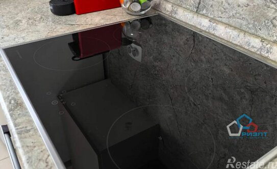 Продажа 2-комн квартиры на вторичном рынке улица Александры Монаховой,  д. 88 к2