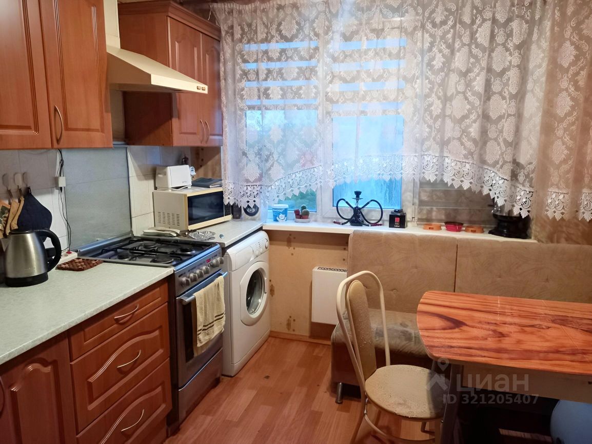 Продажа 3-комн квартиры на вторичном рынке д. Большие Колпаны, улица 30 лет Победы, 5