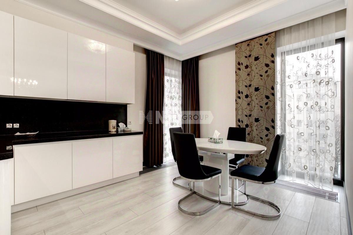 Аренда 3-комн квартиры на вторичном рынке Большой Козихинский переулок, 25