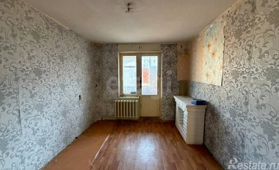 Продажа 1-комн квартиры на вторичном рынке Кириши, ул Нефтехимиков,  д. 6