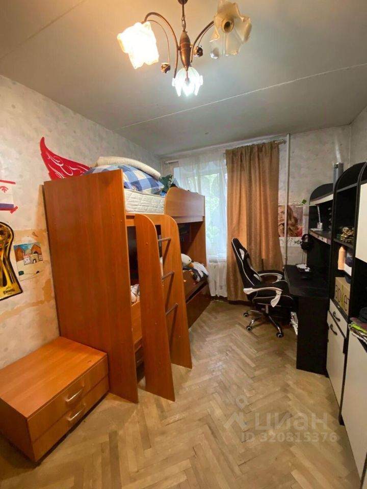 Продажа 3-комн квартиры на вторичном рынке Будапештская улица, 23К2