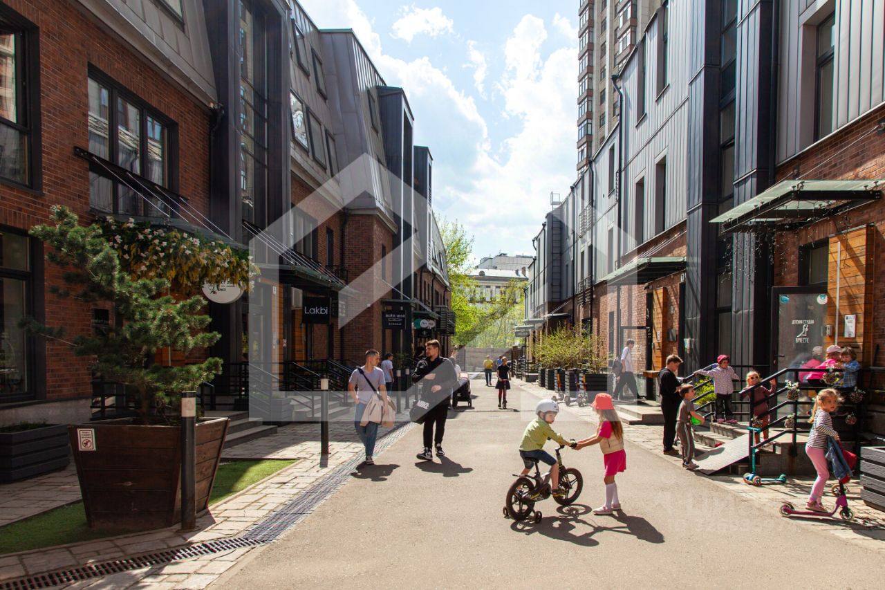 Продажа 2-комн квартиры на вторичном рынке проезд Аэропорта, 8