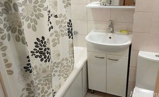 Аренда 1-комн квартиры на вторичном рынке ул Введенского,  д. 13,  к. 1