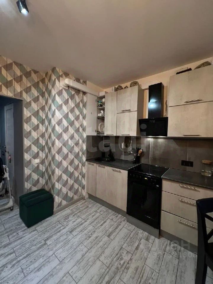 Продажа 1-комн квартиры на вторичном рынке Комендантский проспект, 17К2