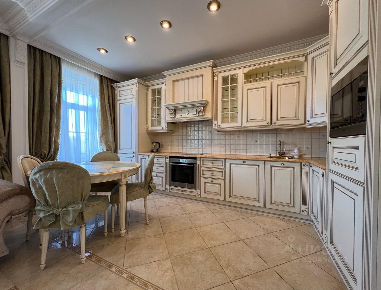 Продажа 3-комн квартиры на вторичном рынке набережная Реки Карповки, 23