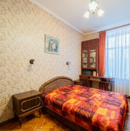 Продажа 2-комн квартиры на вторичном рынке Среднегаванский проспект,  д. 12