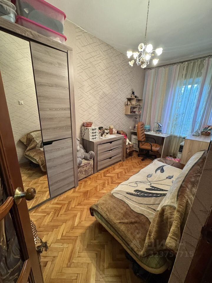 Продажа 3-комн квартиры на вторичном рынке пос. Глебовский, улица Октябрьская, 45