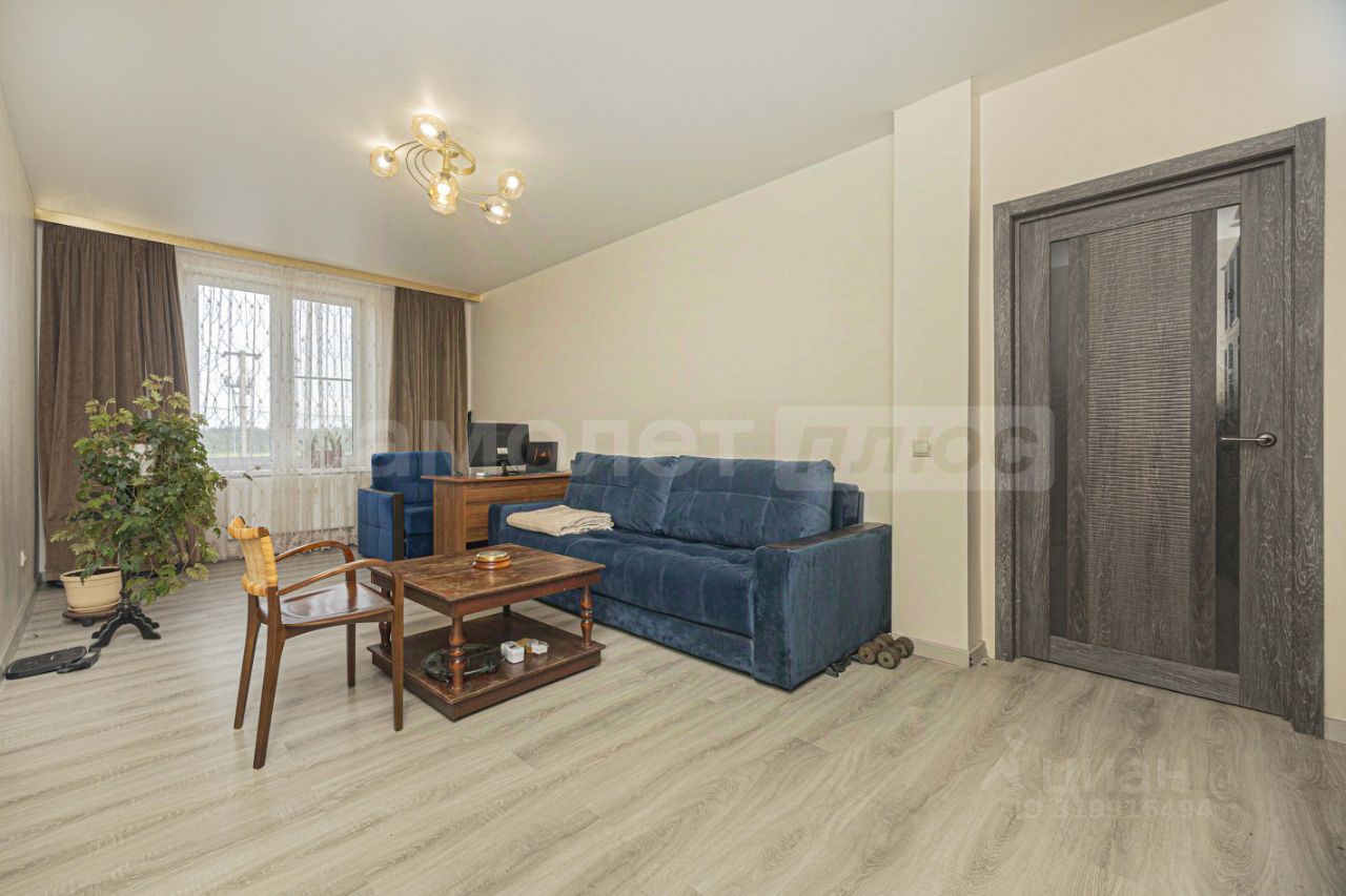 Продажа 2-комн квартиры на вторичном рынке улица Генерала Донскова, 10