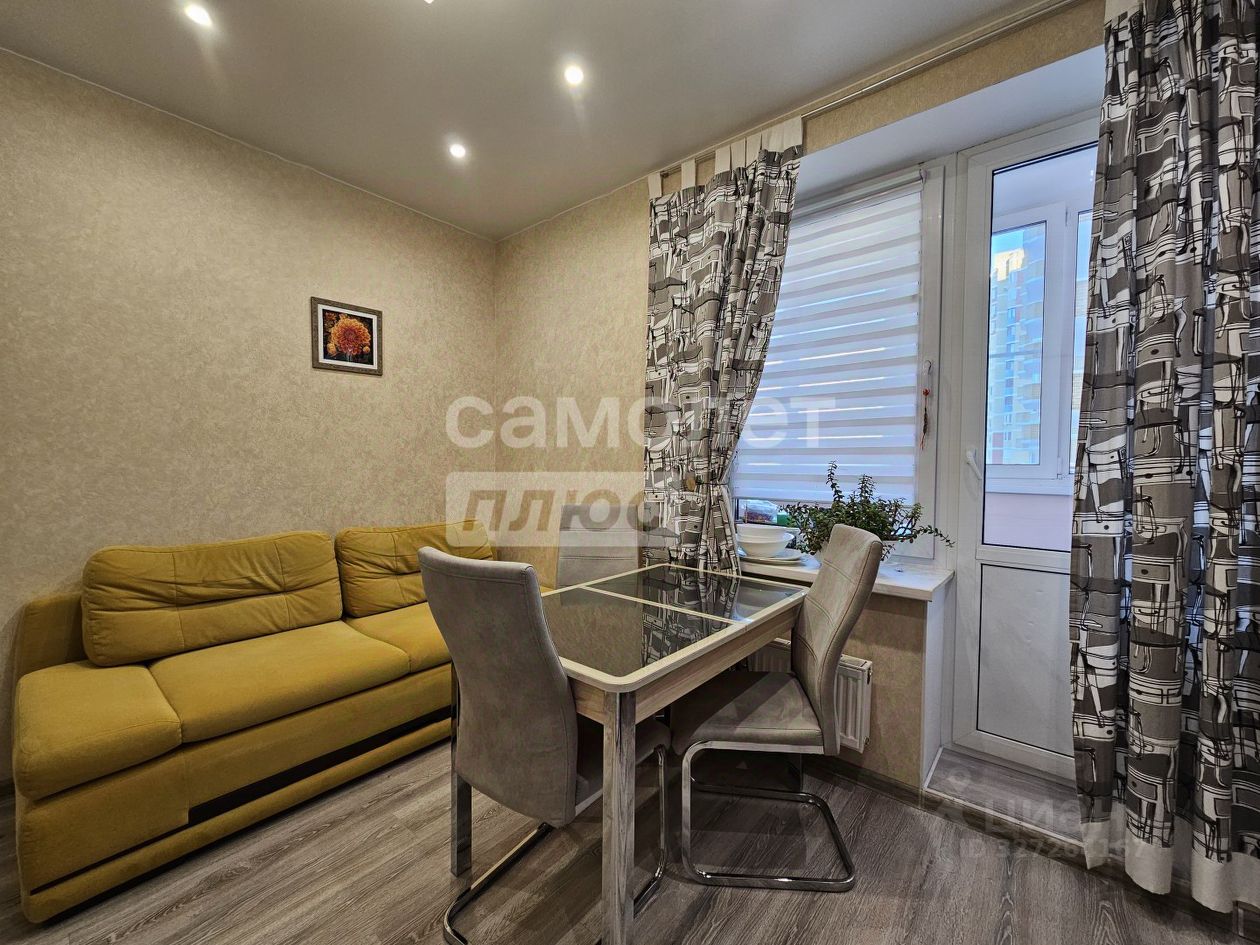 Продажа 2-комн квартиры на вторичном рынке Западный мкр, улица Лунная, 33