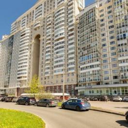 Продажа 2-комн квартиры на вторичном рынке Комендантский пр-кт,  д. 17 к1