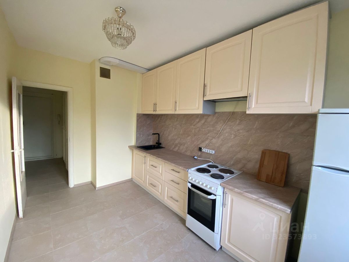 Продажа 2-комн квартиры на вторичном рынке проспект Авиаконструкторов, 11К1