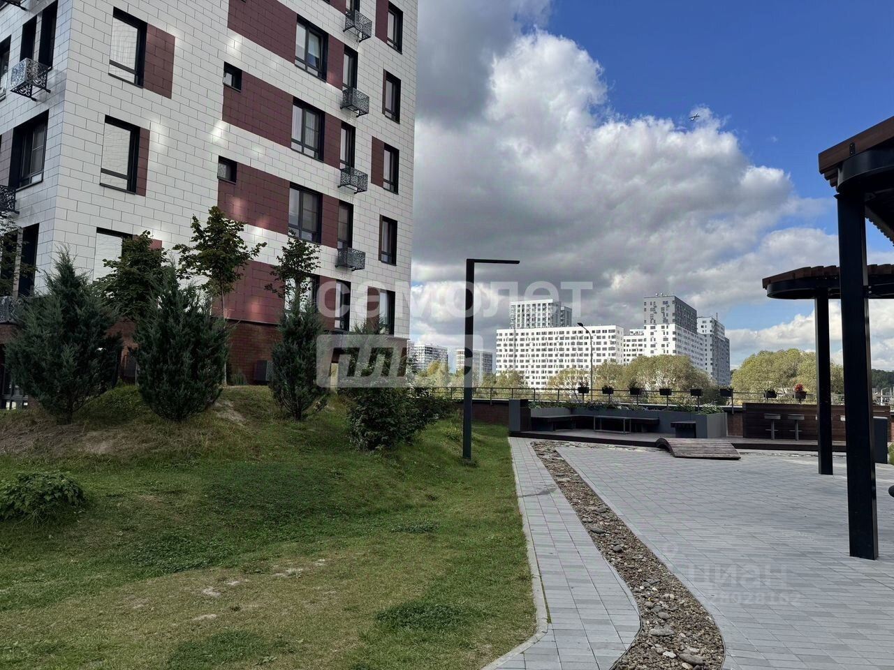 Продажа 3-комн квартиры на вторичном рынке проспект Магеллана, 4