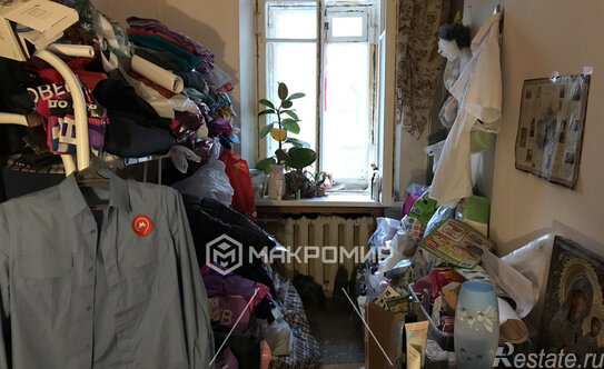 Продажа 4-комн квартиры на вторичном рынке Климентовский пер,  д. 9/1