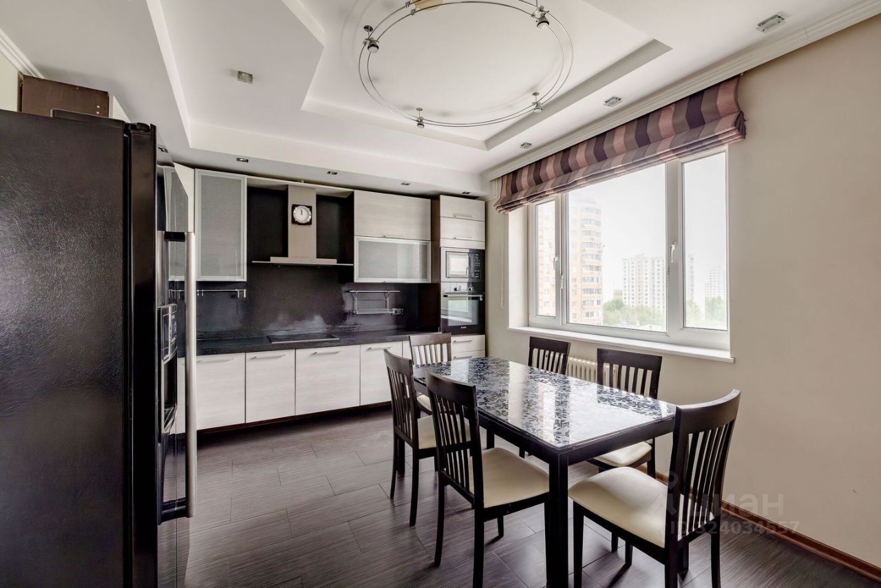 Продажа 4-комн квартиры на вторичном рынке Перовская улица, 20