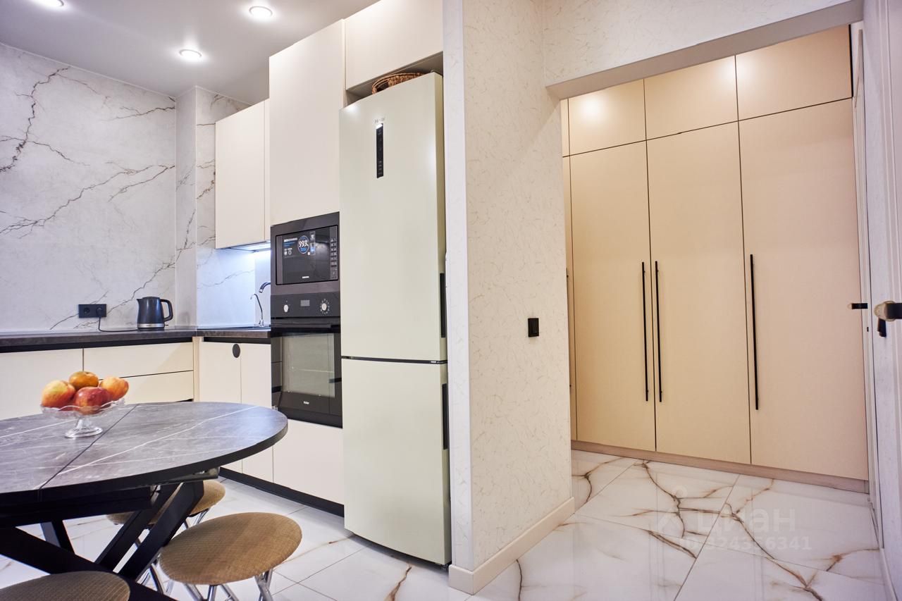 Продажа 3-комн квартиры на вторичном рынке Прилукская улица, 28к2