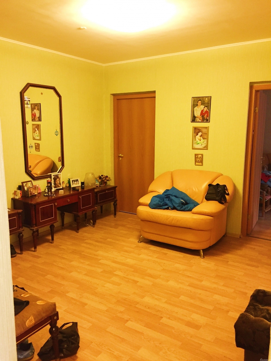 Продажа 3-комн квартиры на вторичном рынке Красное Село г, Театральная ул ,  д. 7