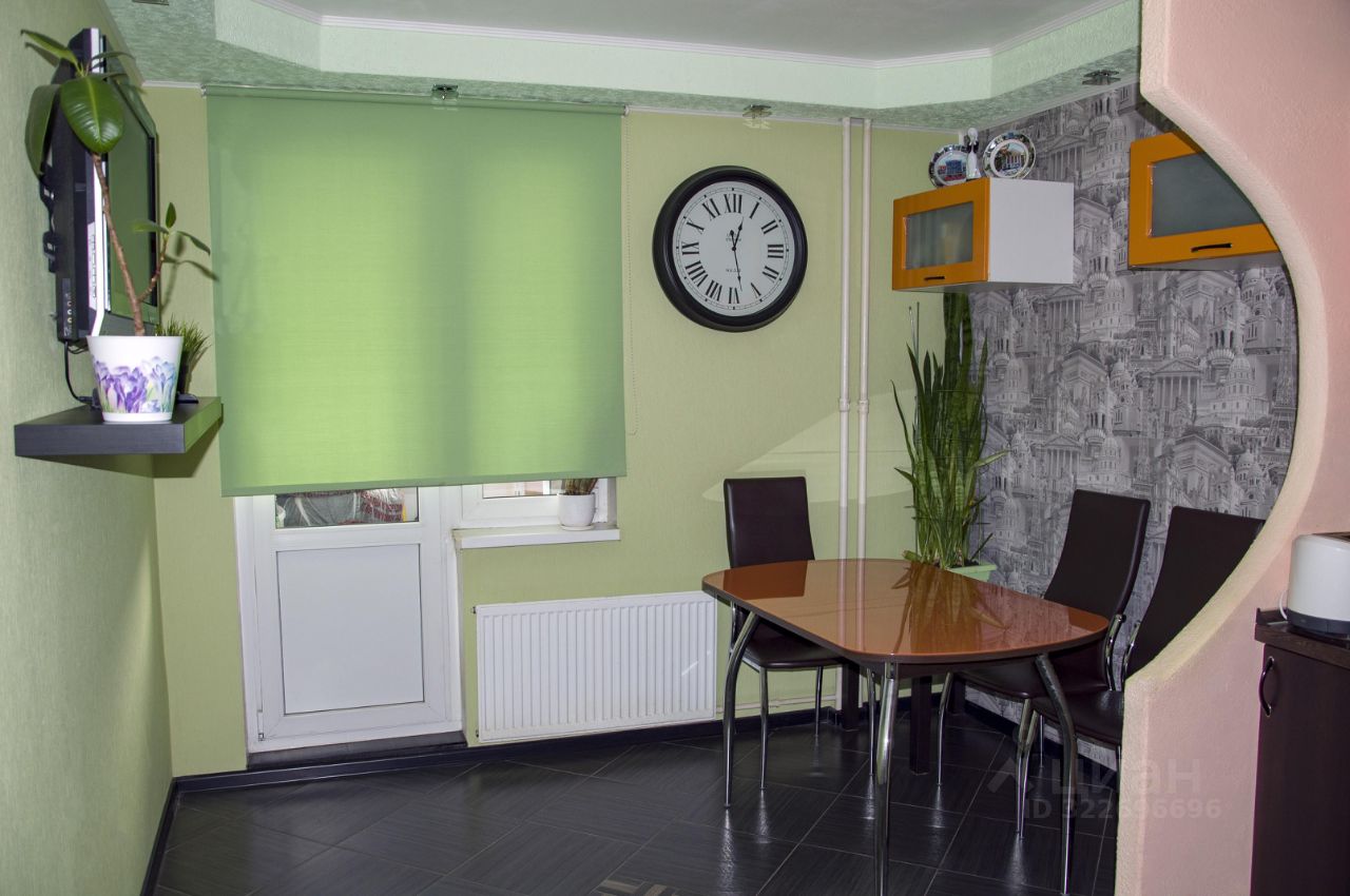 Продажа 2-комн квартиры на вторичном рынке проспект Наставников, 47К1