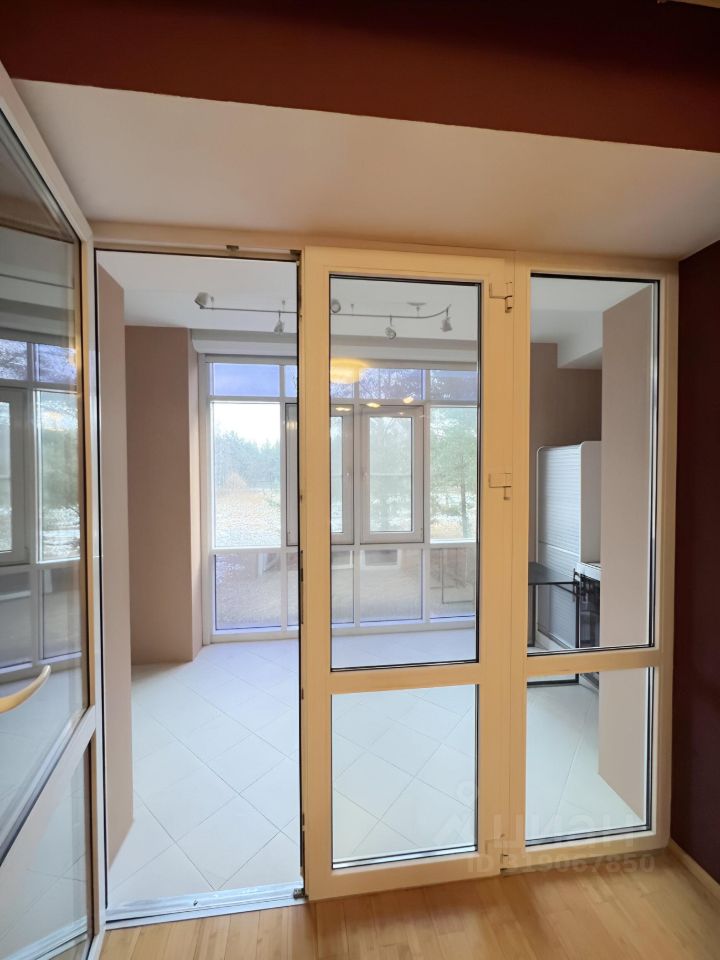 Продажа 3-комн квартиры на вторичном рынке Петергоф, улица Аврова, 26к1