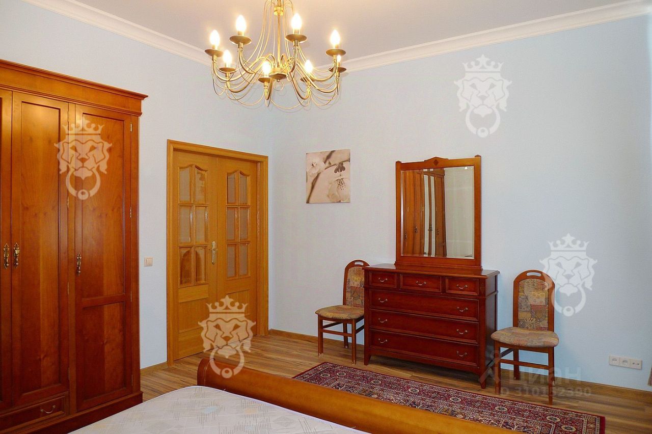 Продажа 5-комн квартиры на вторичном рынке Никитский бульвар, 12