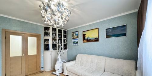 3-комн квартира улица Декабристов,  д. 1