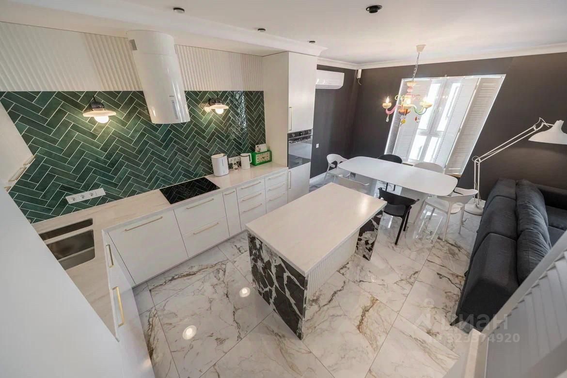 Аренда 4-комн квартиры на вторичном рынке Московский проспект, 71к2