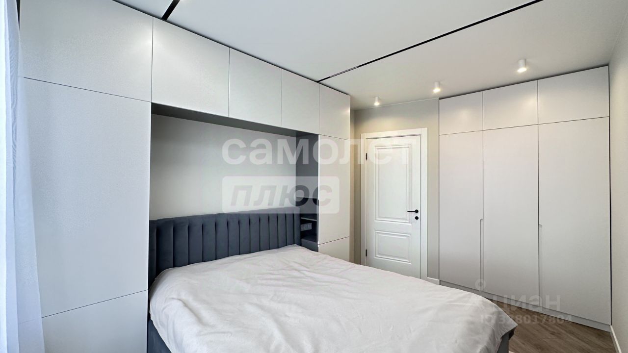 Продажа 3-комн квартиры на вторичном рынке проспект Куприна, 38к1