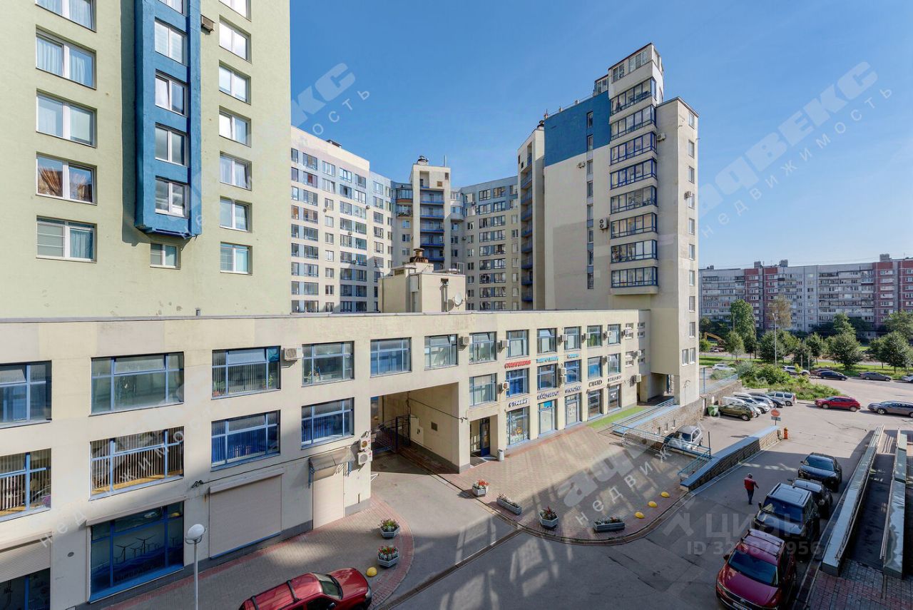 Продажа 2-комн квартиры на вторичном рынке улица Кораблестроителей, 32к3