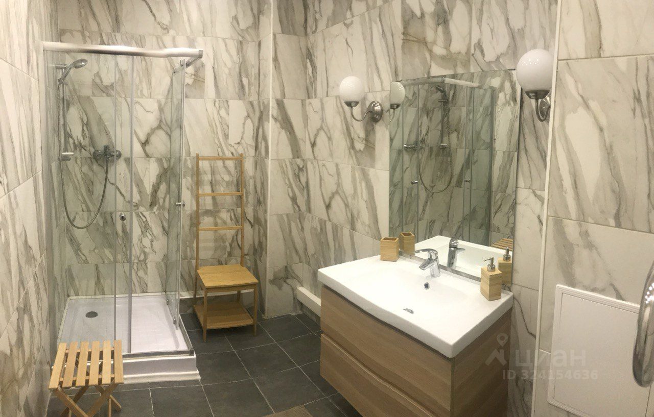 Продажа 3-комн квартиры на вторичном рынке Смоленская улица, 18