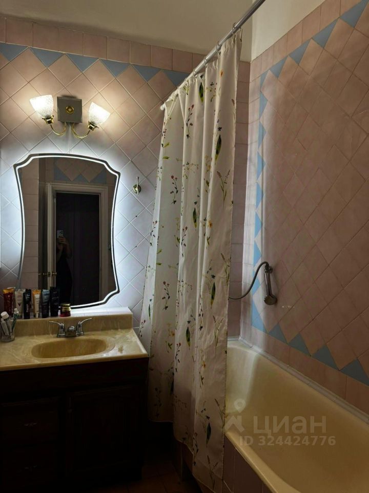 Аренда 4-комн квартиры на вторичном рынке Большая Никитская улица, 31