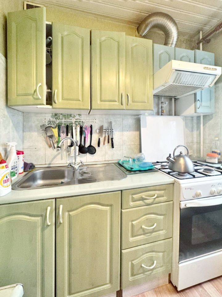 Продажа 2-комн квартиры на вторичном рынке Нахабино пгт, улица Панфилова, 9