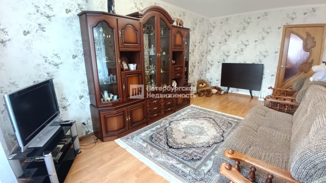 Продажа 3-комн квартиры на вторичном рынке Волосово, улица Красных Командиров, 5