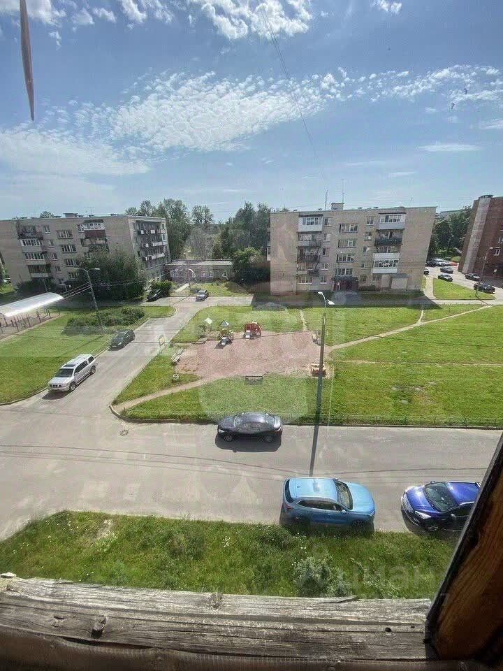 Продажа 3-комн квартиры на вторичном рынке Ломоносов, Богумиловская улица, 13к1