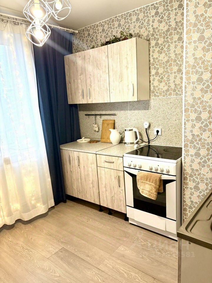 Продажа 3-комн квартиры на вторичном рынке улица Крыленко, 45К3