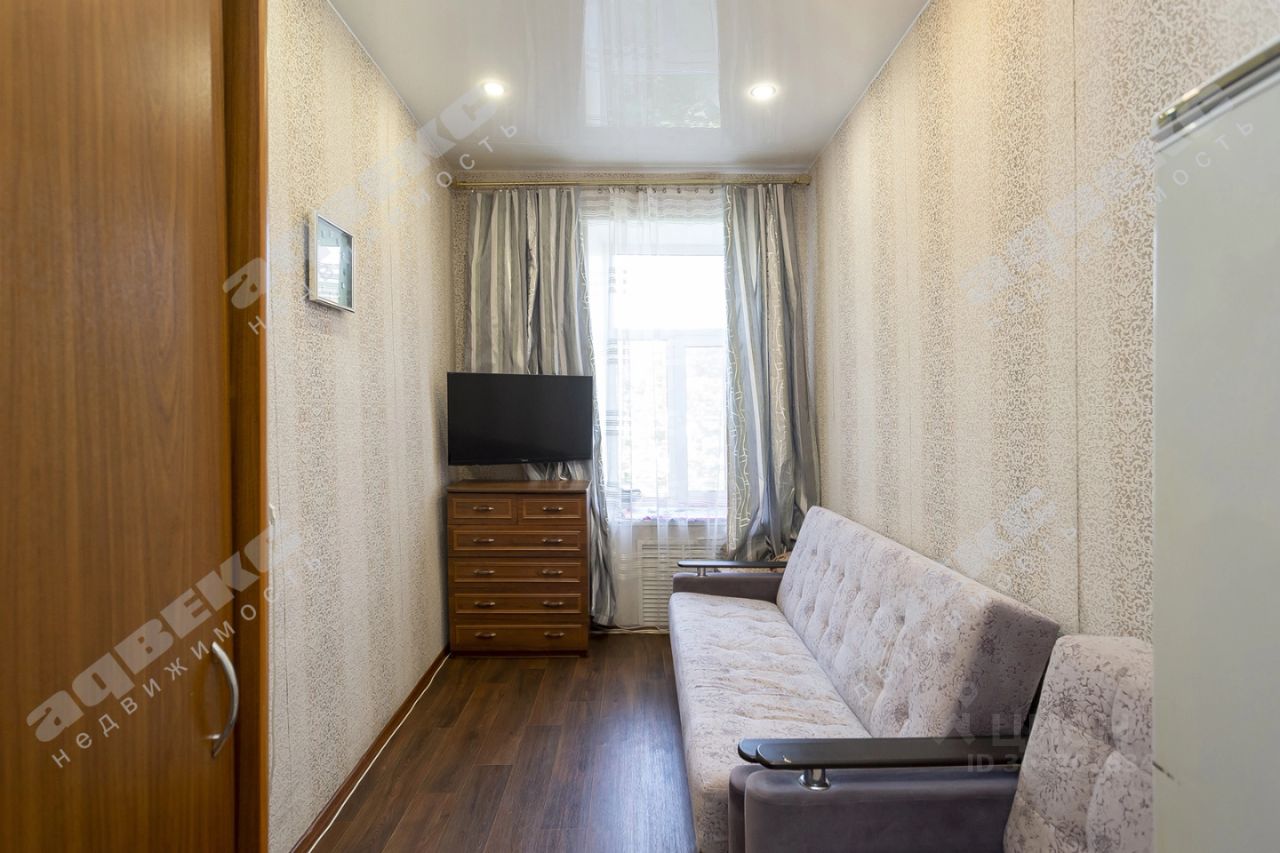 Продажа 2-комн квартиры на вторичном рынке Косая линия, 24/25