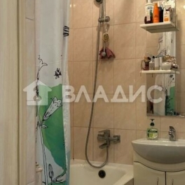 Продажа 1-комн квартиры на вторичном рынке ул Адмирала Макарова,  д. 45