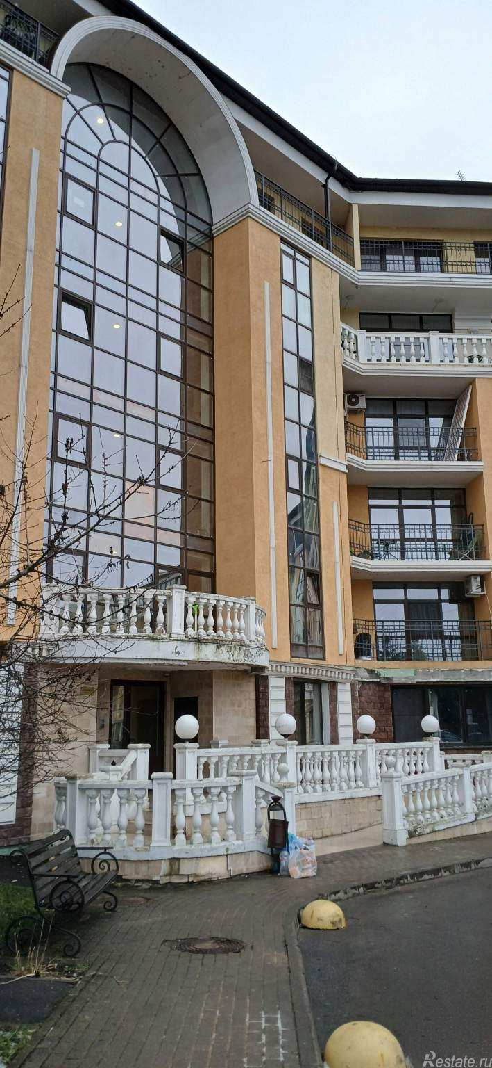 Продажа 3-комн квартиры на вторичном рынке деревня Грибки, Адмиральская улица,  д. 6,  к. стр1