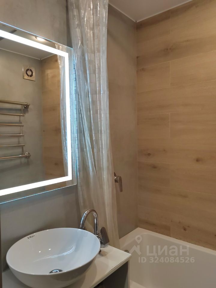 Продажа 2-комн квартиры на вторичном рынке улица Ивана Фомина, 13К1