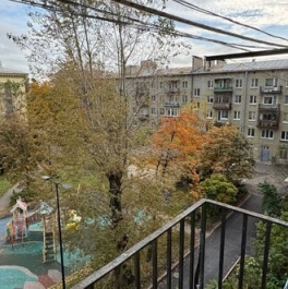 Продажа 3-комн квартиры на вторичном рынке улица Невзоровой,  д. 4