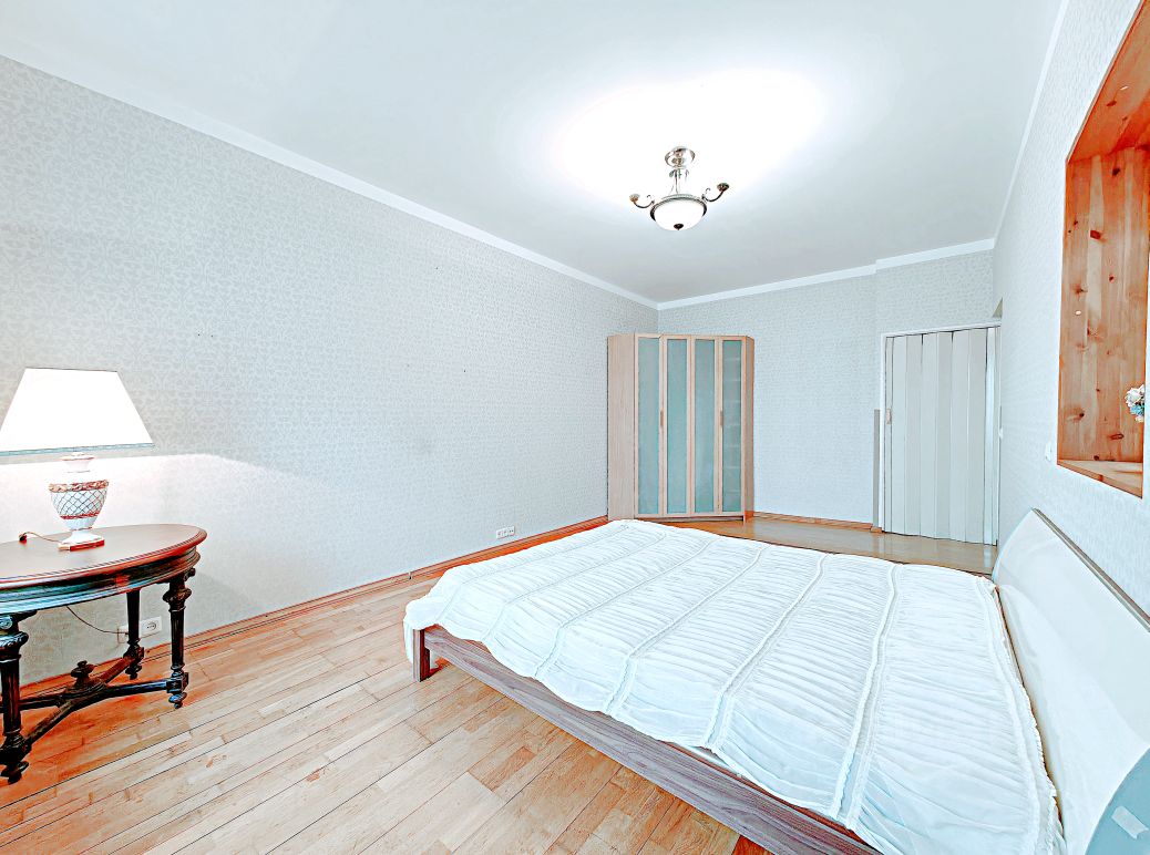 Аренда 3-комн квартиры на вторичном рынке Миллионная улица, 23