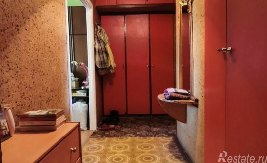 Продажа 3-комн квартиры на вторичном рынке Череповецкая улица,  д. 24