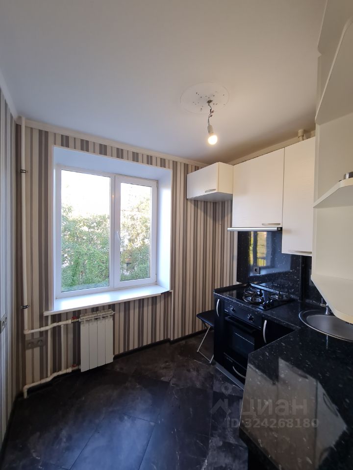 Продажа 2-комн квартиры на вторичном рынке Петергоф, Озерковая улица, 39